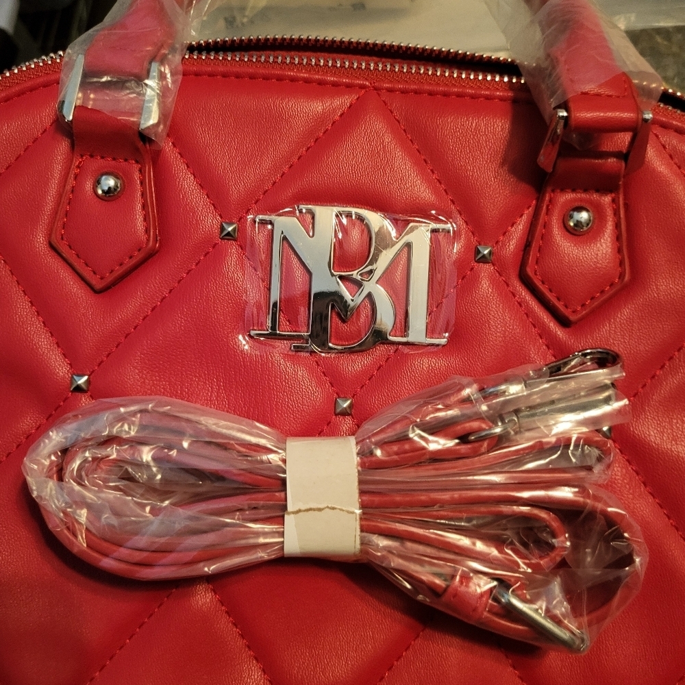 Badgley Mischka Red Quilted Handbag w/Detach & Adj Strap 11×9×6 NWT - Picture 3 of 10